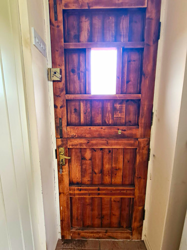 Rustic brown solid core - rustic, stable